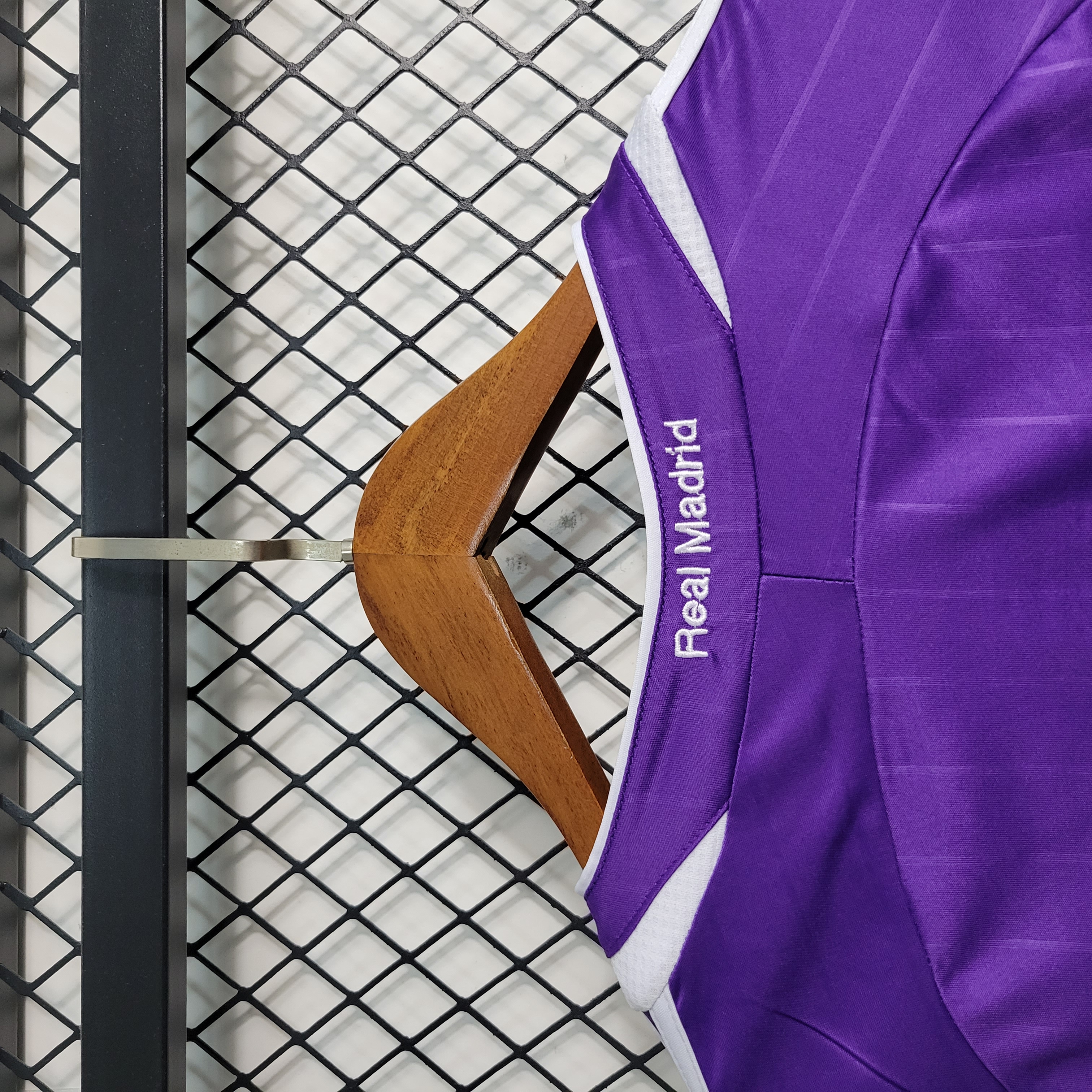 SIUjerseys-Retro Real Madrid 06-07 Third Jersey