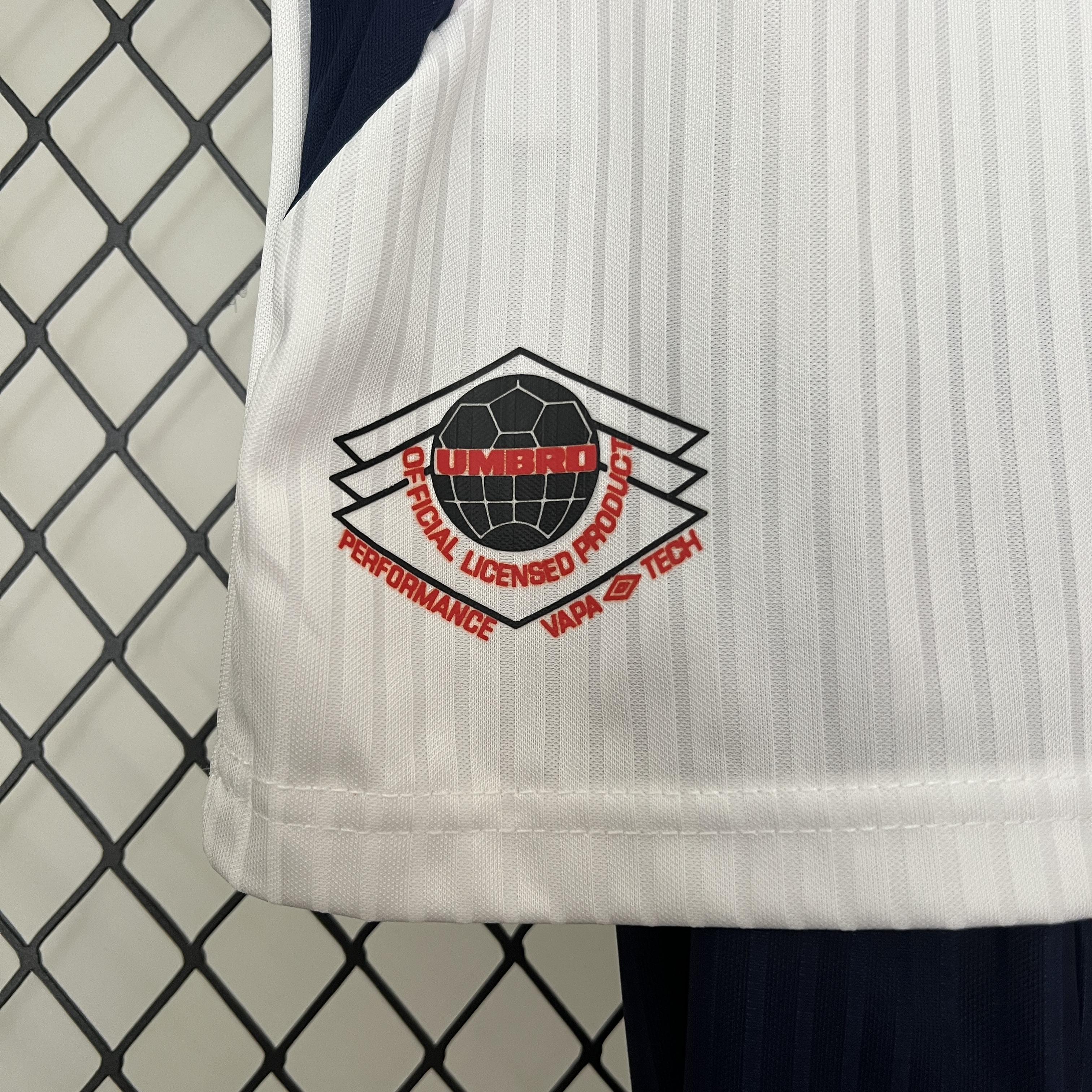 unitedfutballjersey-Retro England 1998 Home Stadium Kids Kit