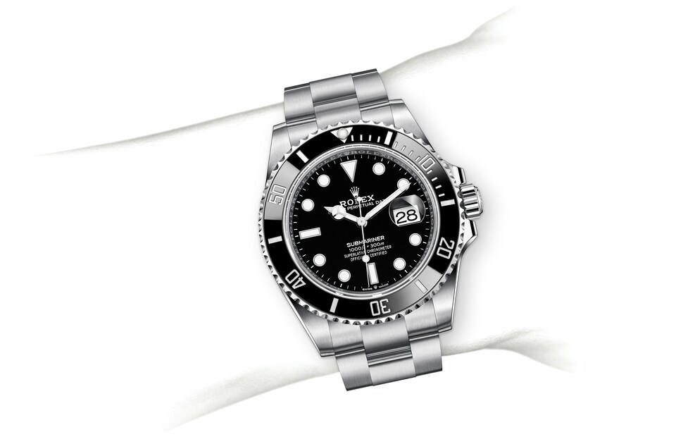 Submariner Date Watch m126610ln-0001. On wrist landscape disposition. Torres Joalheiros