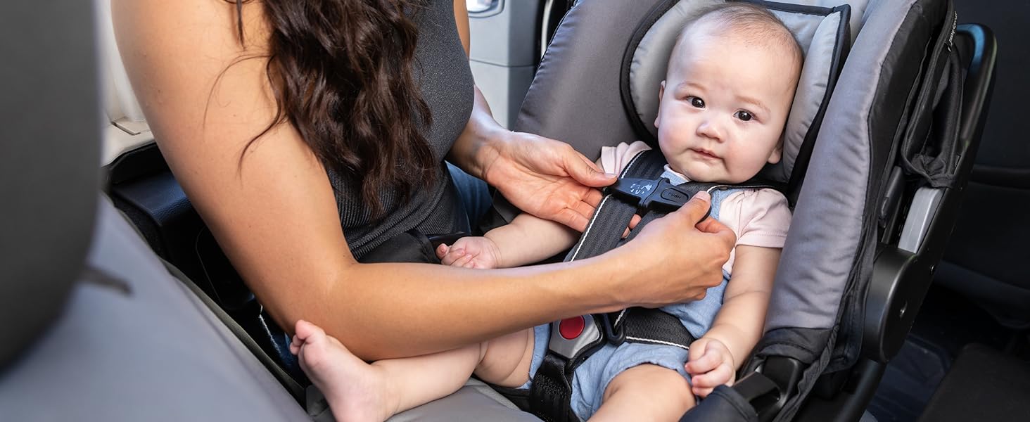 Allows parents to quickly see when the straps of the car seat are twisted