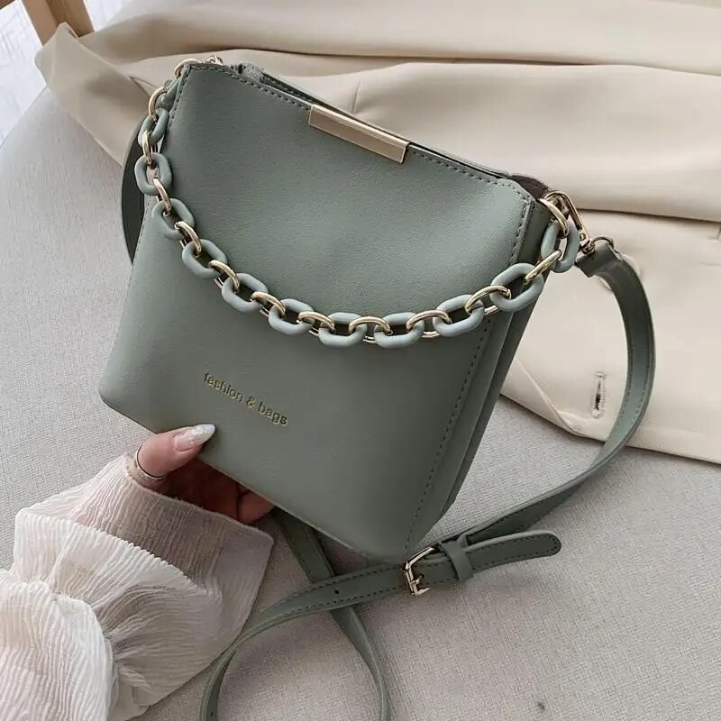 Women Fashion Shoulder Bag with Chain Handle Ladies Crossbody Bags Tote Bucket Handbag Pu Leather Portable Simple Messenger Bags