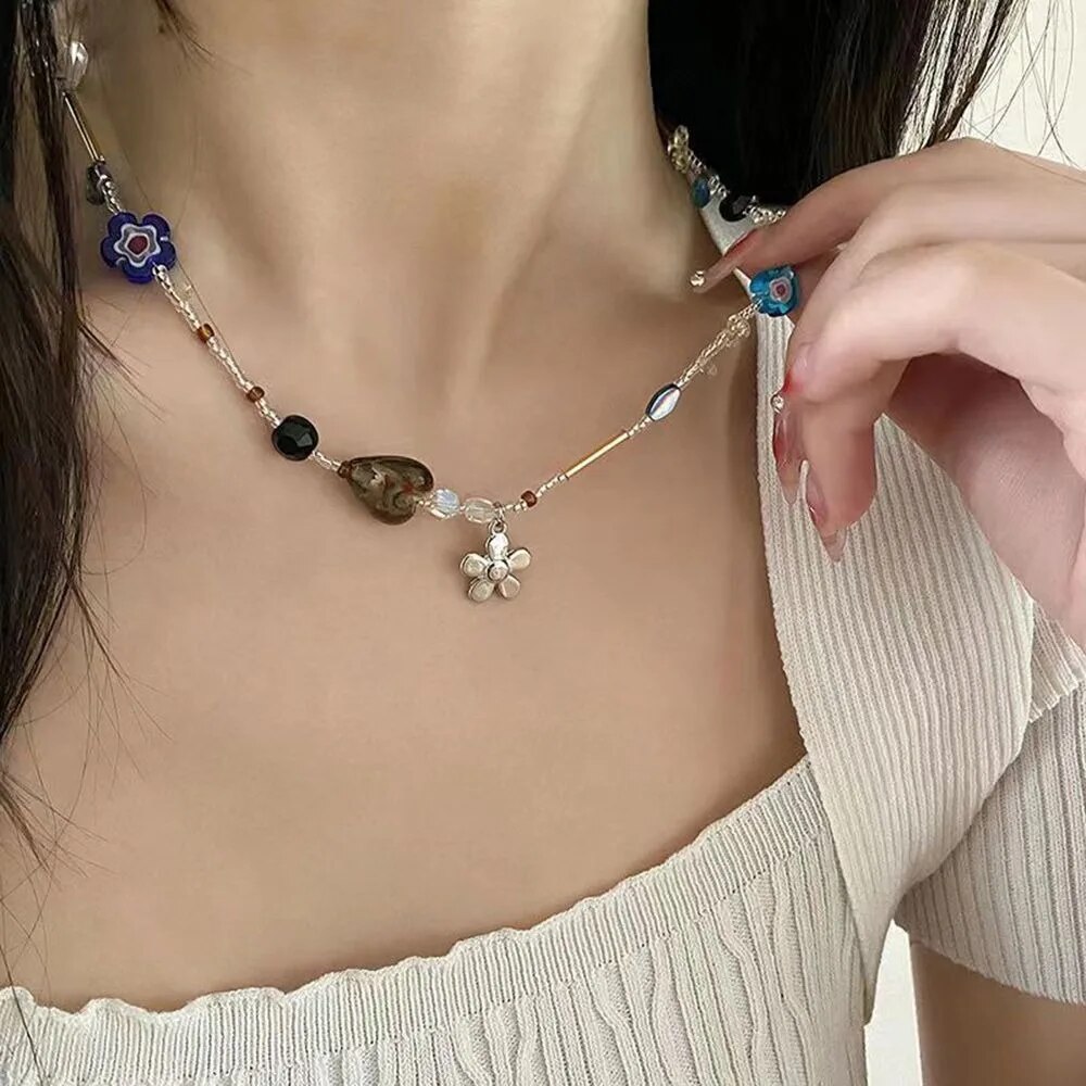 New Korean Flower Heart Beaded Necklace For Women Crystal Class Gravel Clavicle Chain Cool Y2K Choker Exquisite Fashion Jewelry