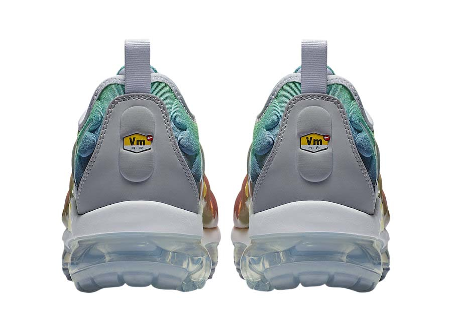 Nike Air VaporMax Plus Rainbow 924453-103