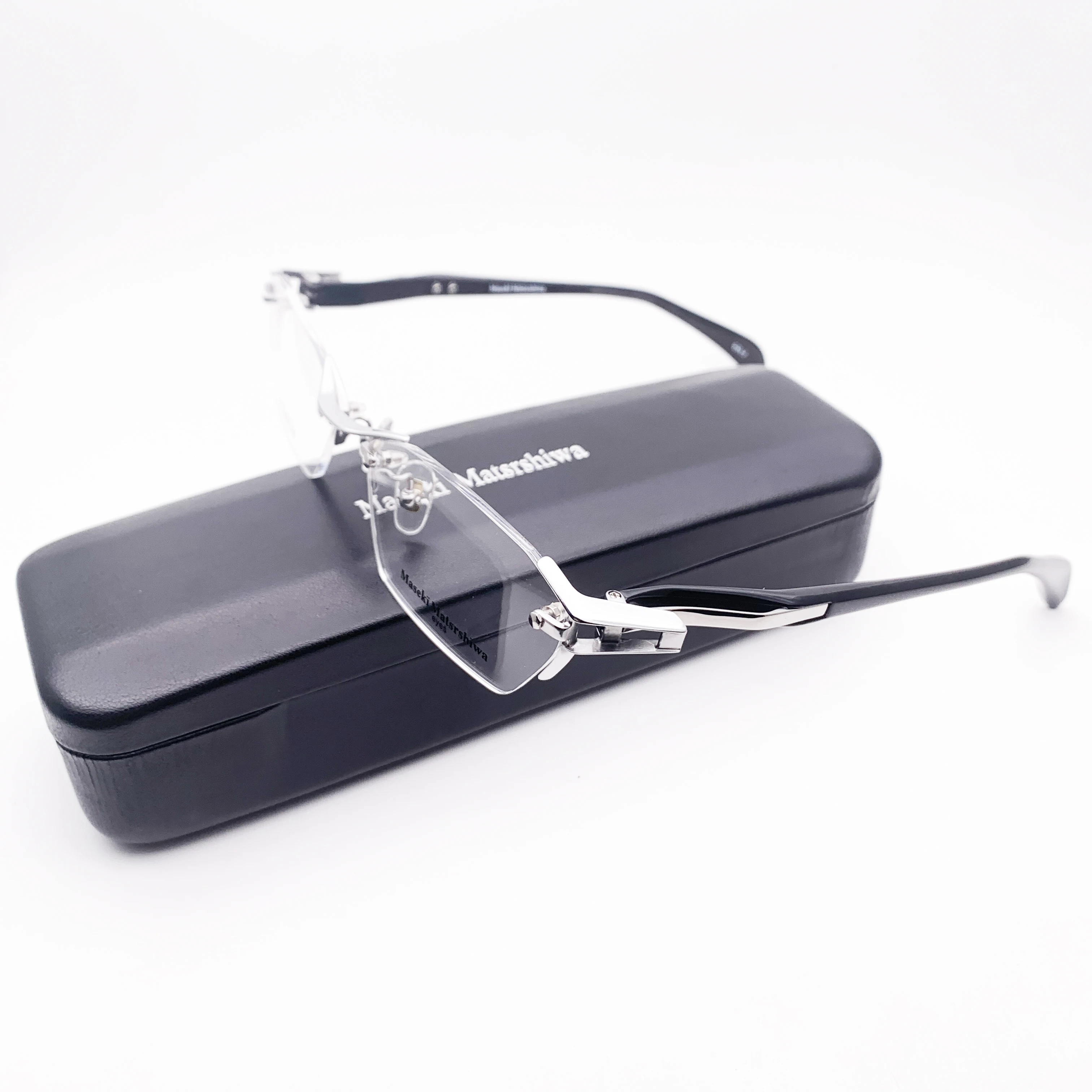 Belight Optical Japan Design Titanium with Acetate Rimless Frame Men Prescription Eyeglasses Spring Hinge Eyewear MF1141