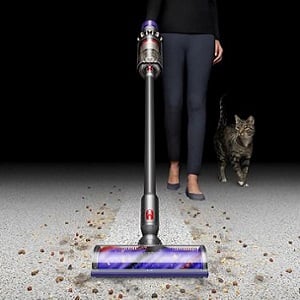 Powerful cleaning on floors and carpets