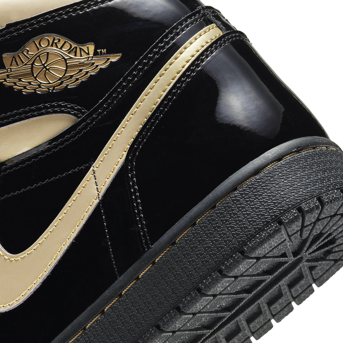 Air Jordan 1 High OG Black Metallic Gold 555088-032