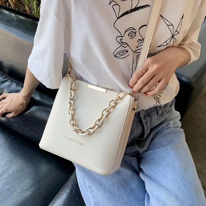 Women Fashion Shoulder Bag with Chain Handle Ladies Crossbody Bags Tote Bucket Handbag Pu Leather Portable Simple Messenger Bags