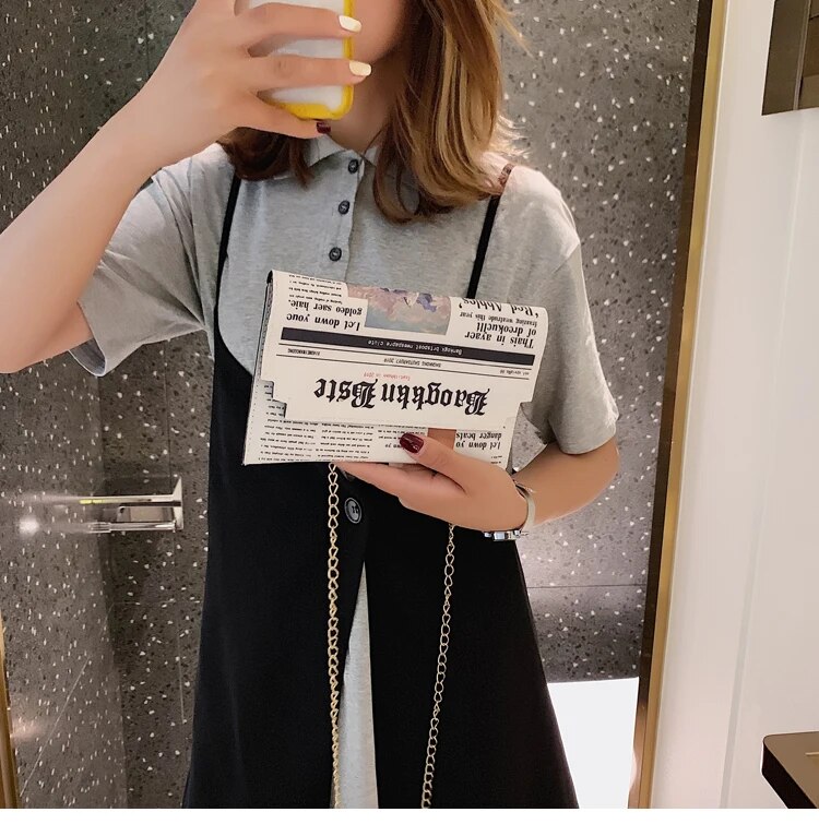 Women Newspaper Print Design Shoulder Bag Messenger Bag Fashion Flap Envelope Bag Day Clutches Purse Chain Crossbody PU Handbag