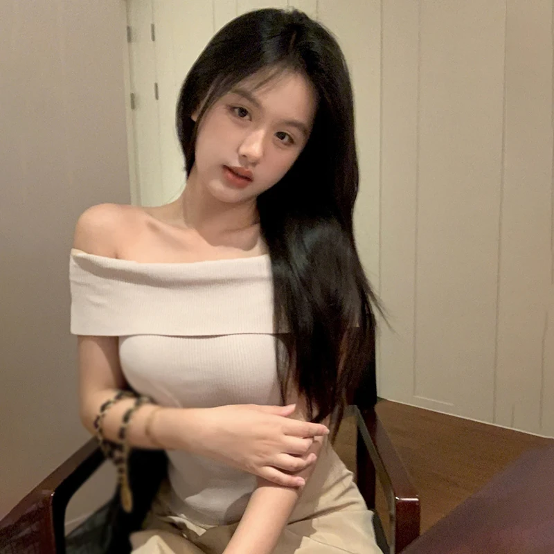 Women's Knitwear Icy Cool Silk Elegant Short Sleeves Straight Neck Off shoulder Slim Fitting Sexy T-shirts