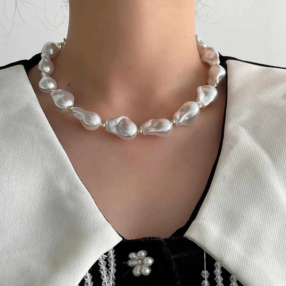 French retro classic large irregular baroque pearl OT buckle necklace trend temperament and all-match clavicle