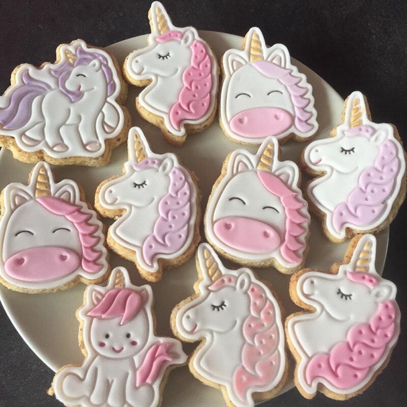 6Pcs/set 3D Unicorn Cookie Cutters Cartoon Plastic Fondant Biscuit Mould ABS Plastic Baking Mould Cookie Decorating Tools