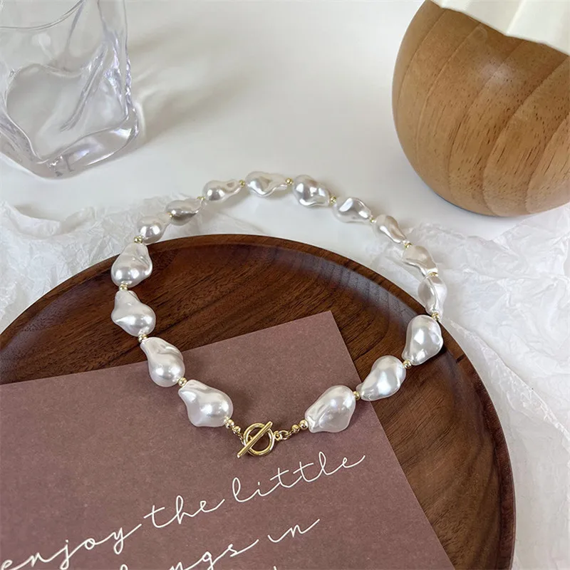 French retro classic large irregular baroque pearl OT buckle necklace trend temperament and all-match clavicle