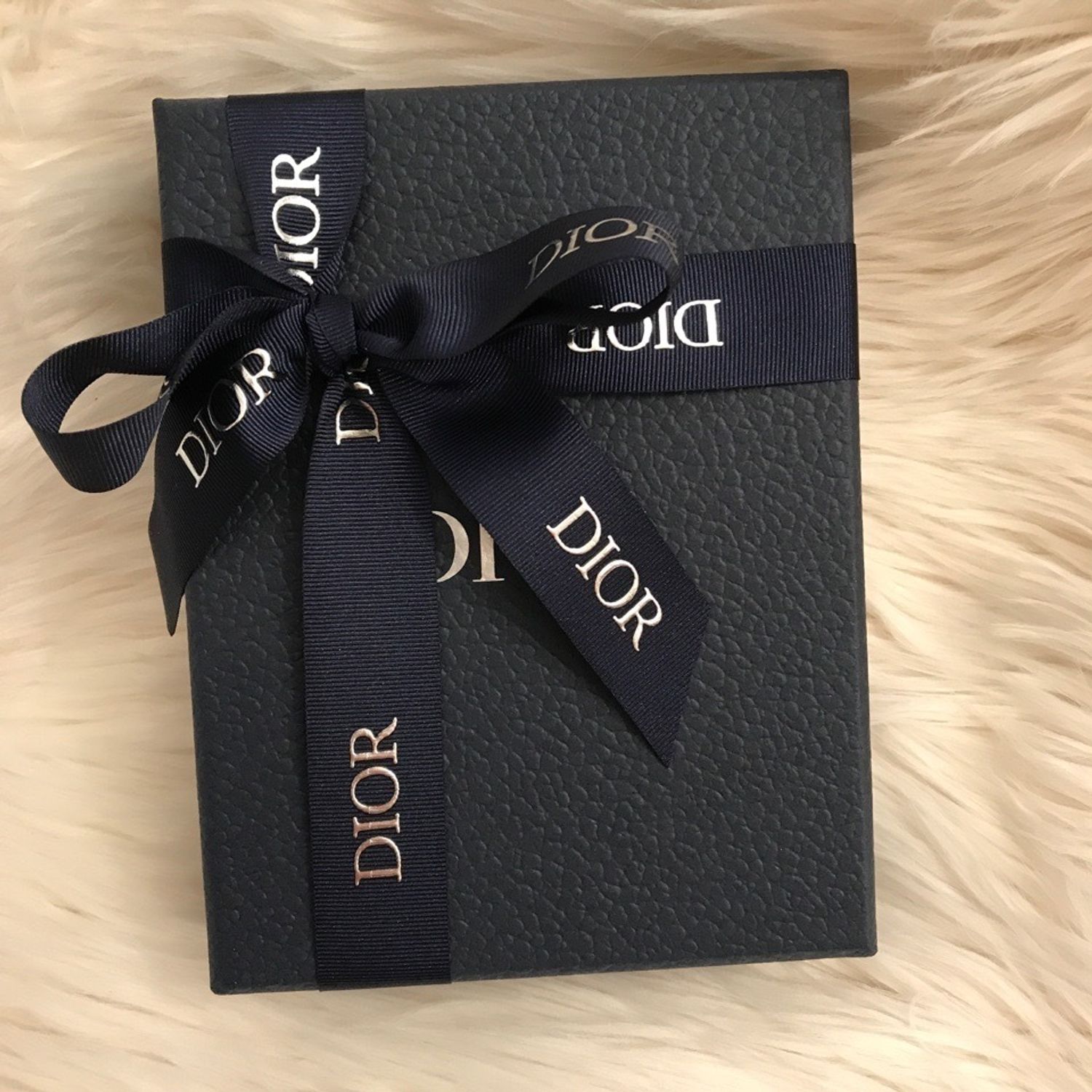 入手困難！【Dior】Oblique コインケース付き２つ折りスリム財布 (Dior/折りたたみ財布) 77465329【BUYMA】