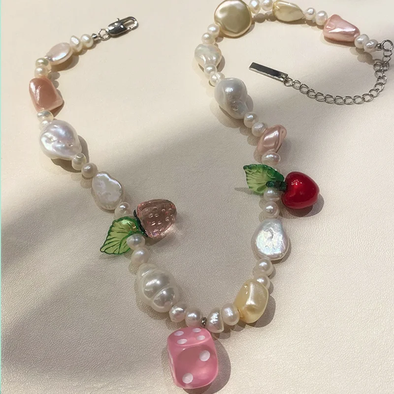 New Bohemia Strawberry Dice Irregular Freshwater Pearl Choker Clavicle Necklace for Women Girl Party Trendy Jewelry HANGZHI 2021