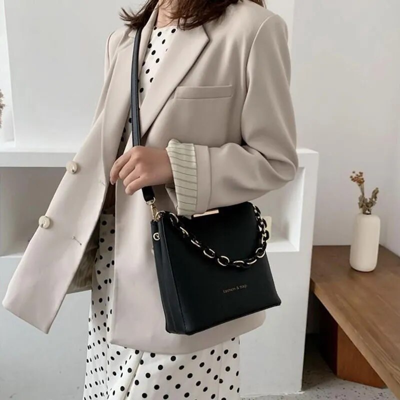 Women Fashion Shoulder Bag with Chain Handle Ladies Crossbody Bags Tote Bucket Handbag Pu Leather Portable Simple Messenger Bags