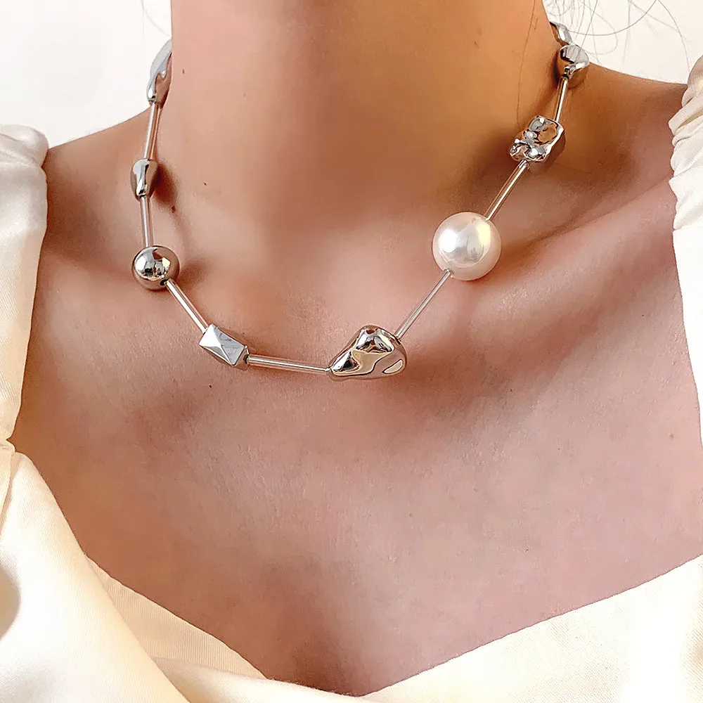 Korean style unique design sense of irregular metal pearl stitching necklace personality men and women collarbone chain choker