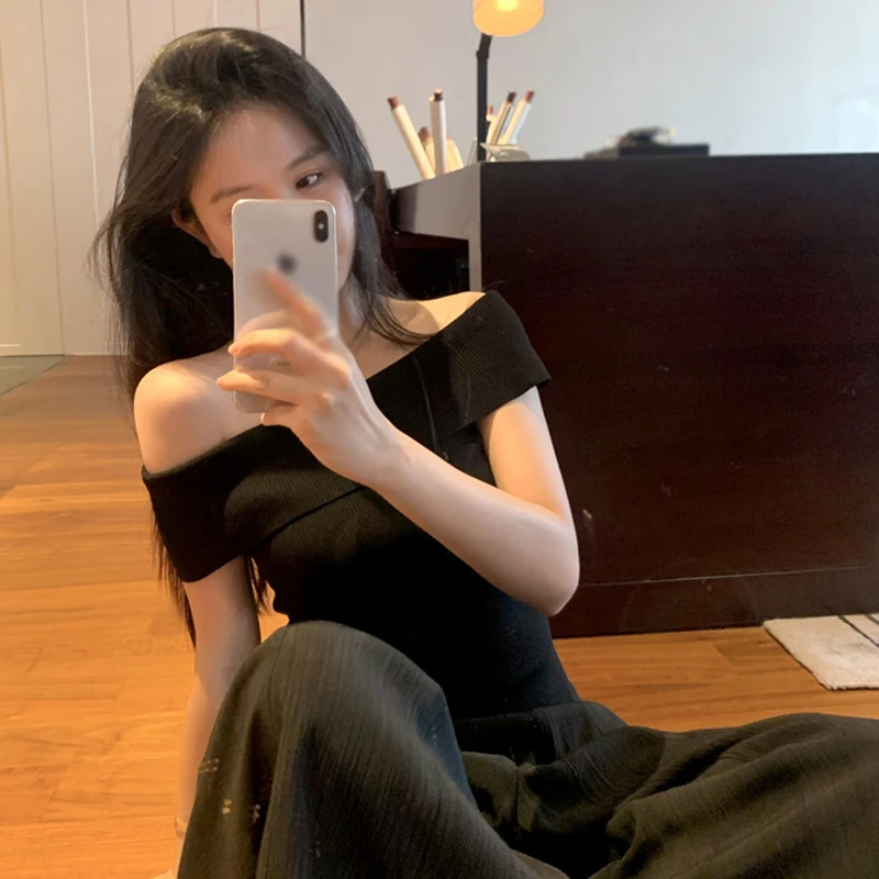 Women's Knitwear Icy Cool Silk Elegant Short Sleeves Straight Neck Off shoulder Slim Fitting Sexy T-shirts