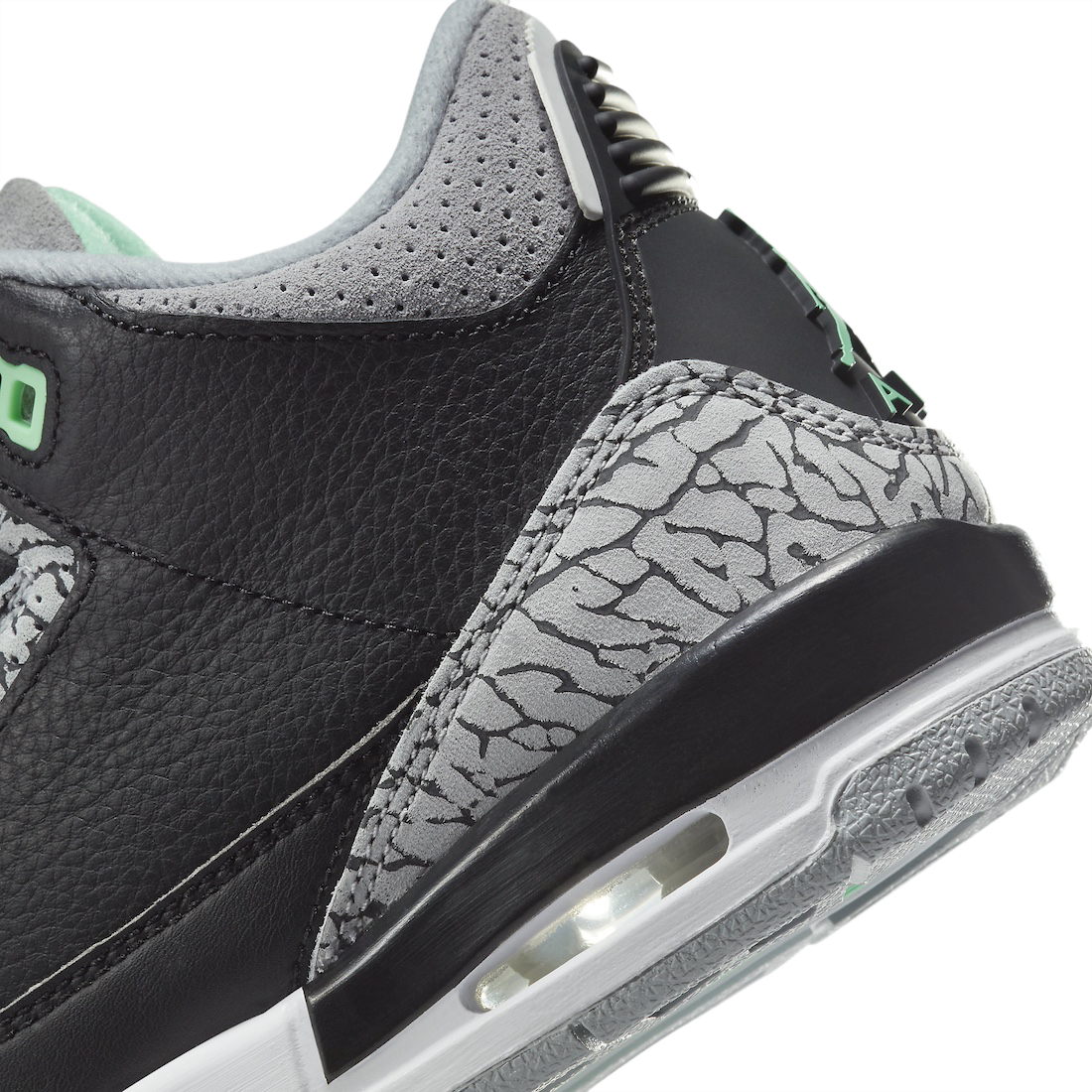 Air Jordan 3 Green Glow CT8532-031