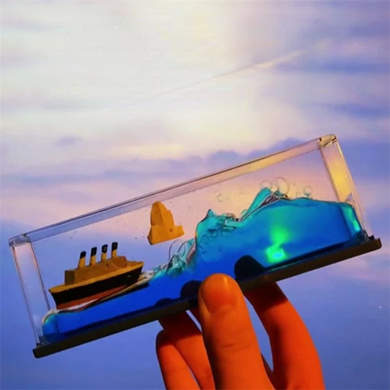 Creative Cruise Ship Fluid Drift Ornaments Home Decoration Floating Titanic Fluid  Ship Sea Office Table Decompression Ornaments