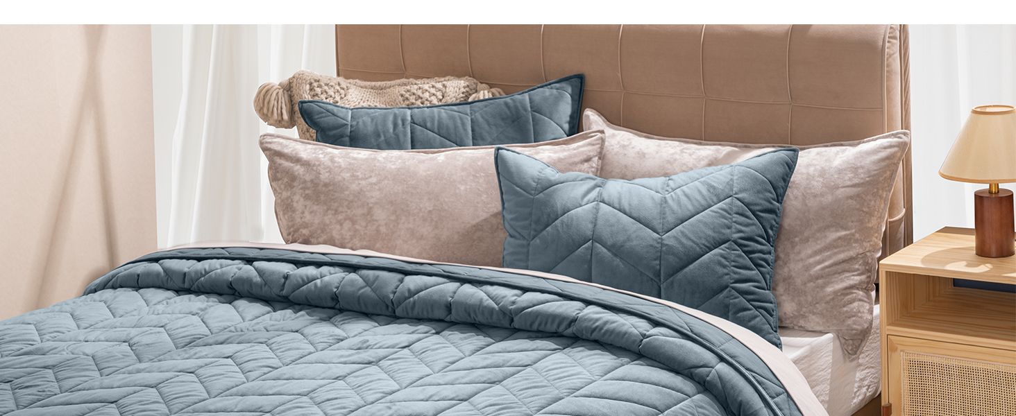 Crystal Velvet Quilt Sets