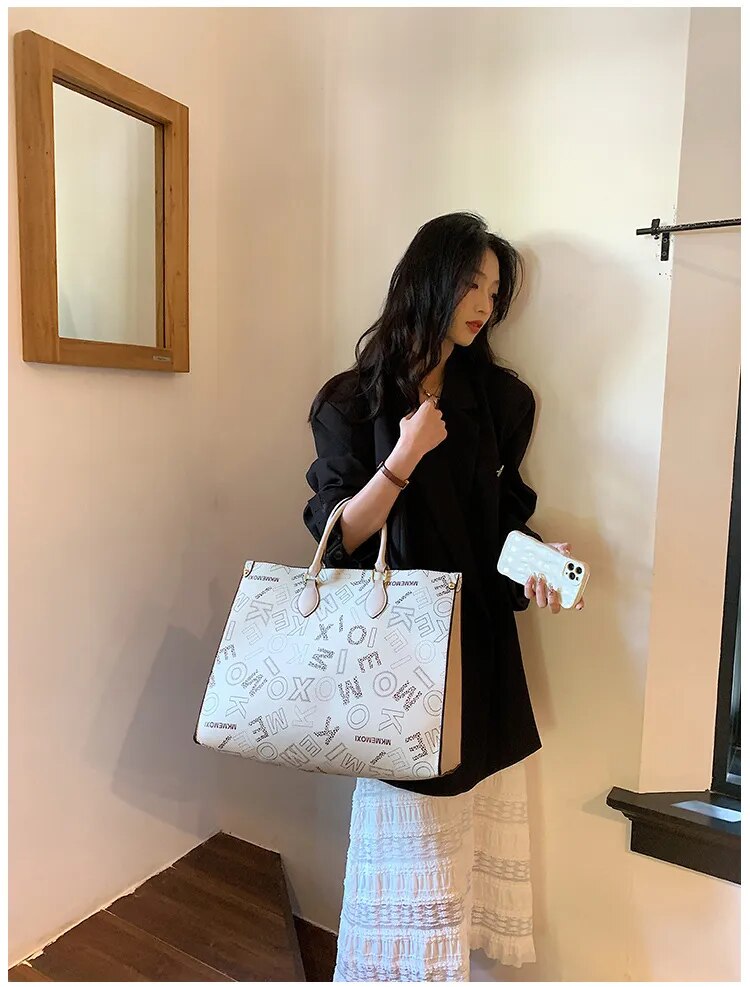 Female 2023 Cross border New Fashion Atmosphere Large Capacity Old Flower Tote Handbag Commuter Women's Bag