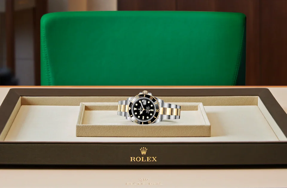 Rolex Submariner in Yellow Rolesor - combination of Oystersteel and yellow  gold, M126613LN-0002 | Hing Wa Lee Jewelers