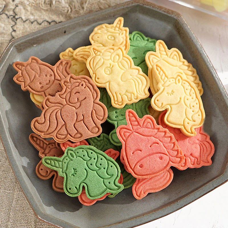 6Pcs/set 3D Unicorn Cookie Cutters Cartoon Plastic Fondant Biscuit Mould ABS Plastic Baking Mould Cookie Decorating Tools