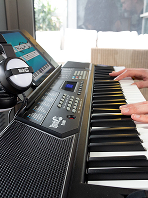 piano keyboard