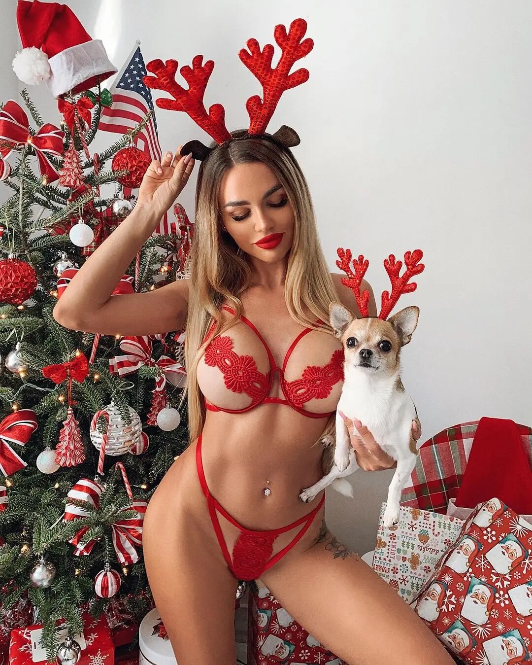 Hollow Three-point Perspective Underwear Female Erotic Suit Christmas Red Temptation Sexy Lingerie Christmas Clothing