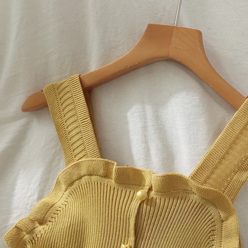Y2K Sexy Off White Ruffles Sleeveless Tops Buttons Cute Women Cropped T-shirt New Streetwear Stripe 2024 Summer