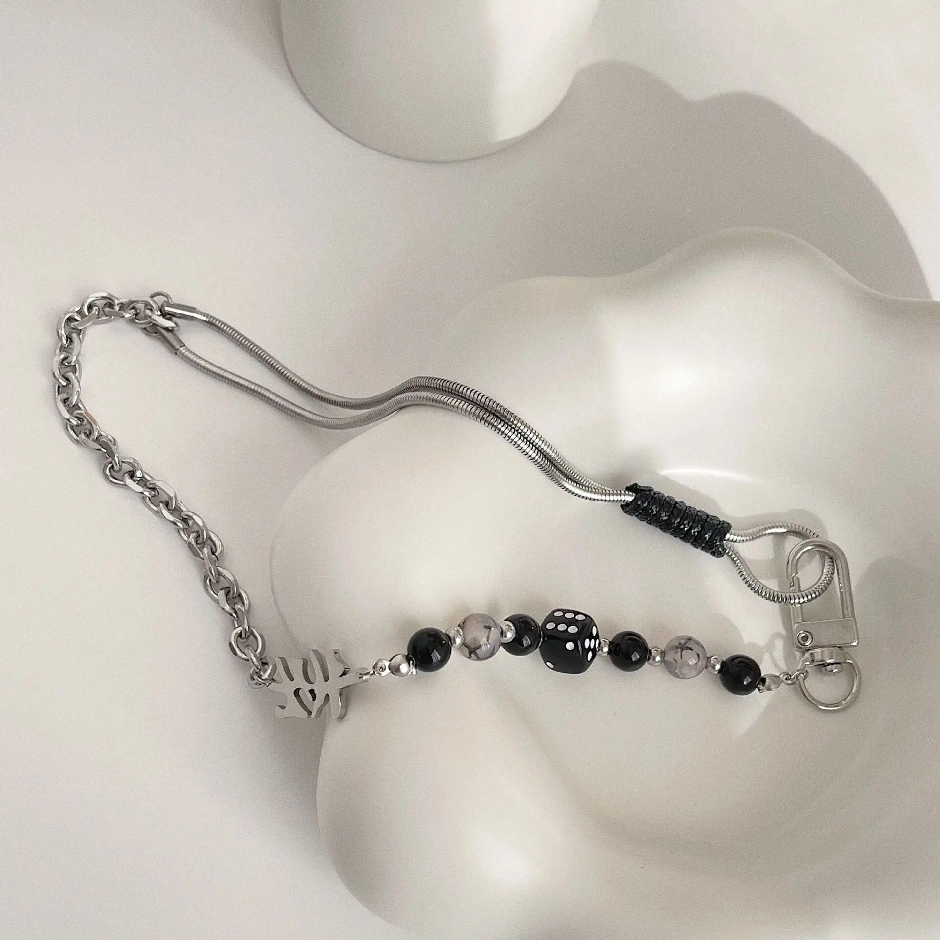 Pearl Stitching Black Sieve Titanium Steel Neutral Necklace Niche Design National Tide Ins Wind Snake Bone Chain Sweater Chain