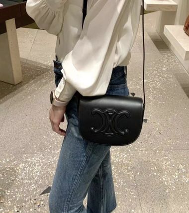 CELINE ショルダーバッグポシェット 【完売間近】CELINE フォルコキュイル ショルダーバッグ 大人気(9)