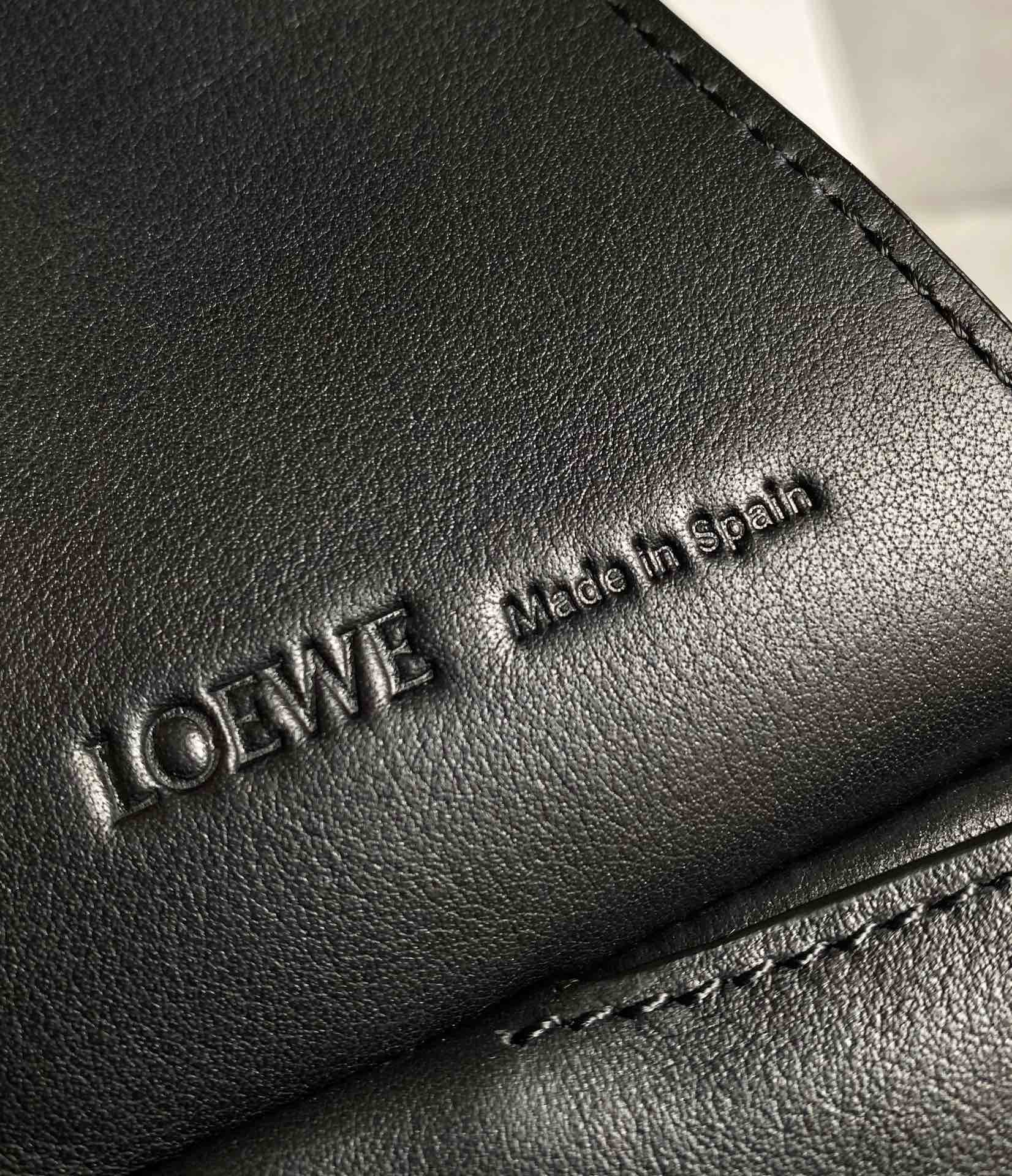 LOEWE罗意威Puzzle