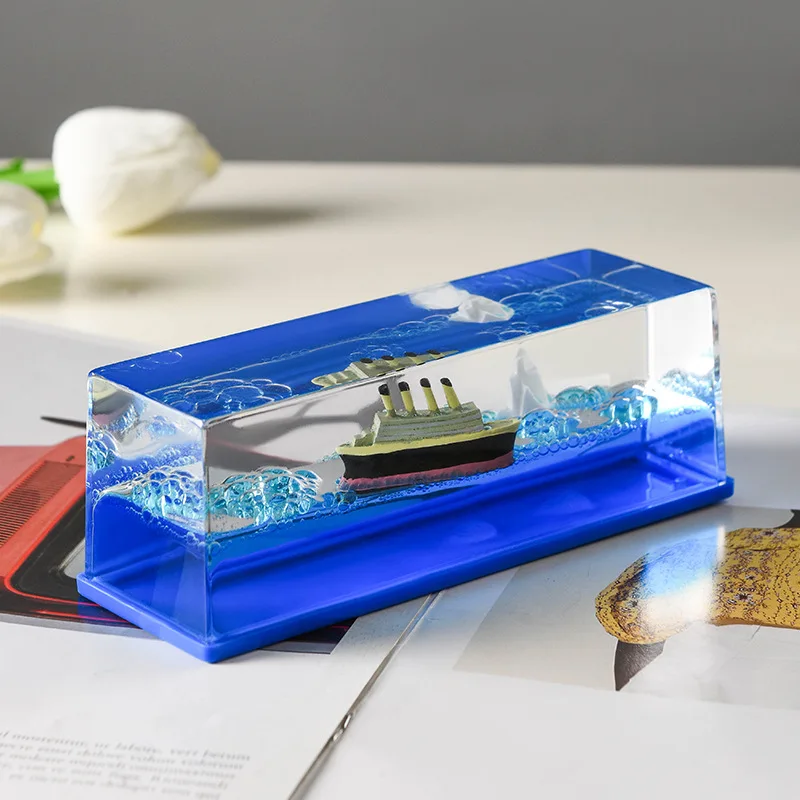 Creative Cruise Ship Fluid Drift Ornaments Home Decoration Floating Titanic Fluid  Ship Sea Office Table Decompression Ornaments