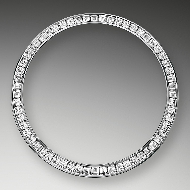 DIAMOND-SET BEZEL