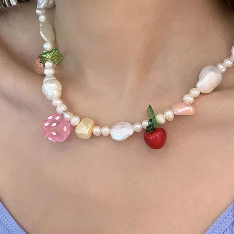New Bohemia Strawberry Dice Irregular Freshwater Pearl Choker Clavicle Necklace for Women Girl Party Trendy Jewelry HANGZHI 2021